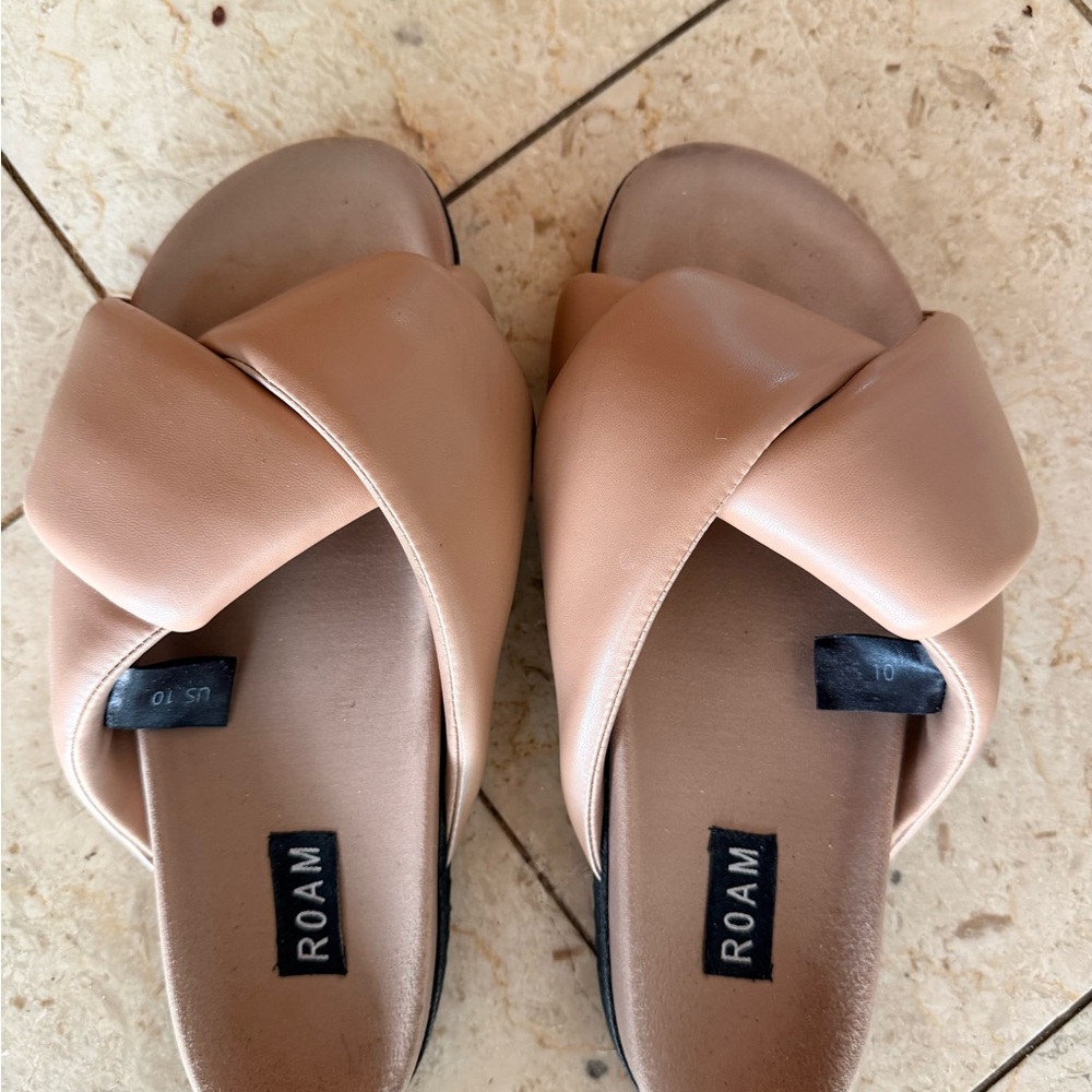 ROAM Women's Light Tan Cross-Strap Slide Sandals